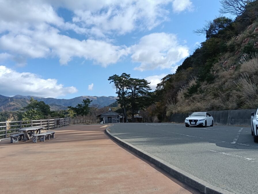 リンちゃんが歩いていた駐車場